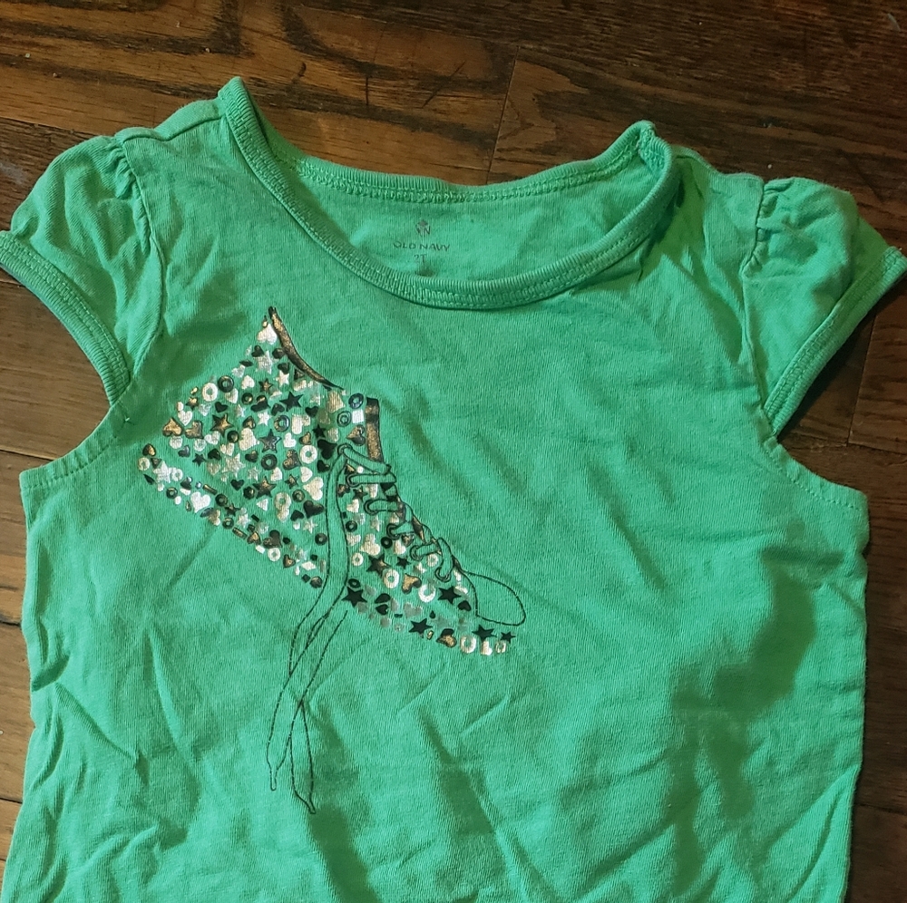 t shirt and leggings